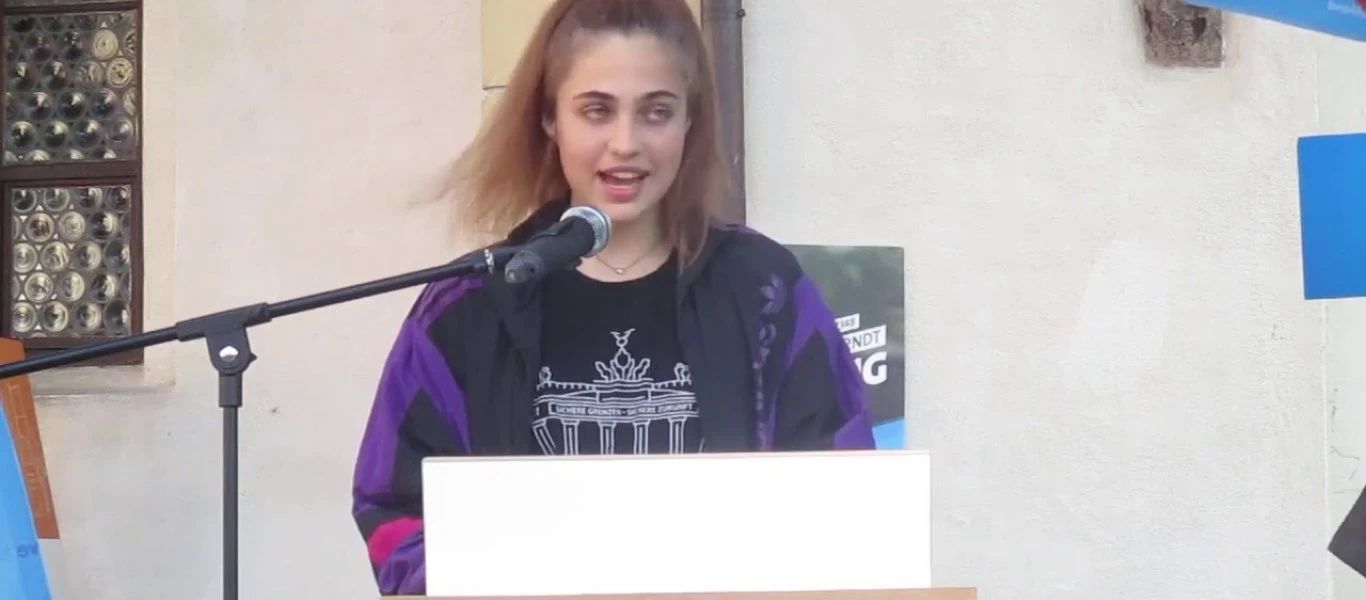 Marla, «η Greta της Δεξιάς»: Η 15χρονη Γερμανίδα που μιλά για τον φόβο στην πόλη της από τους αλλοδαπούς